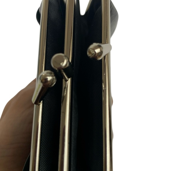 Buxton Genuine Black Leather Coin Purse Kiss-Lock - Picture 5 of 7